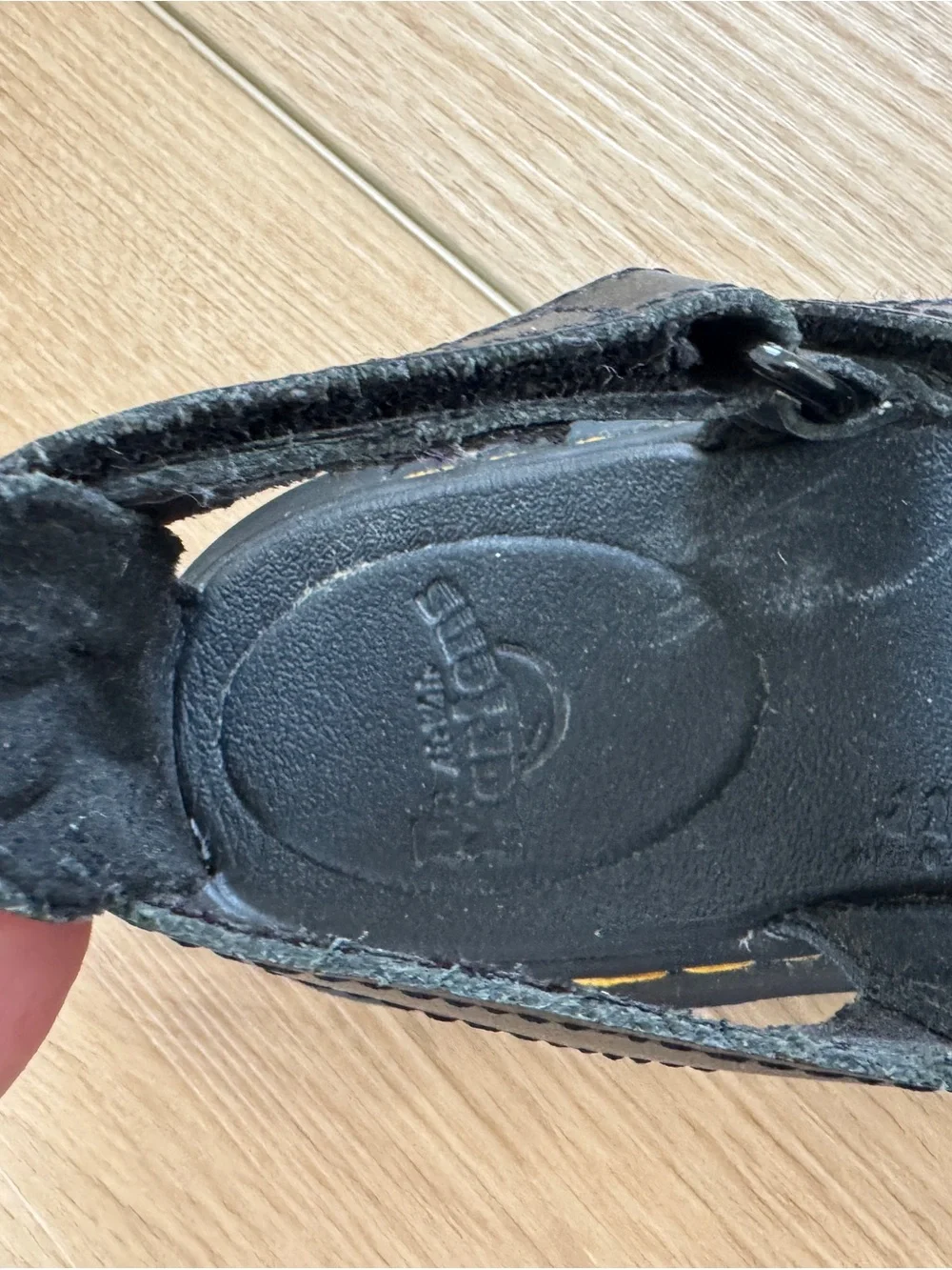 Dr. Martens Kids Black Leather Fisherman Sandals with Yellow Tag size 2